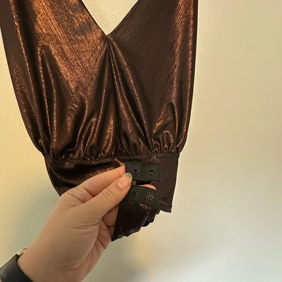 ZARA Metallic Deep V Open back Bodysuit - Picture 4 of 7